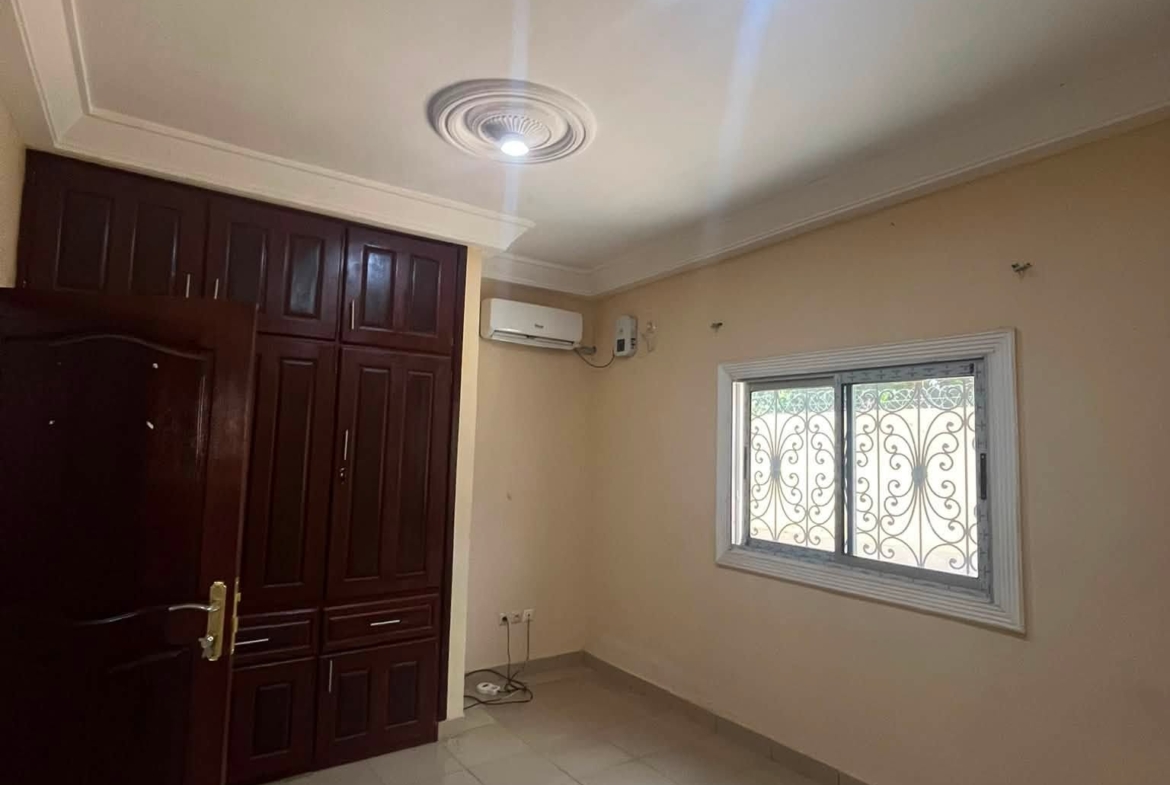 Appartement 4 chambres dans un Camp à Marouaré, Garoua