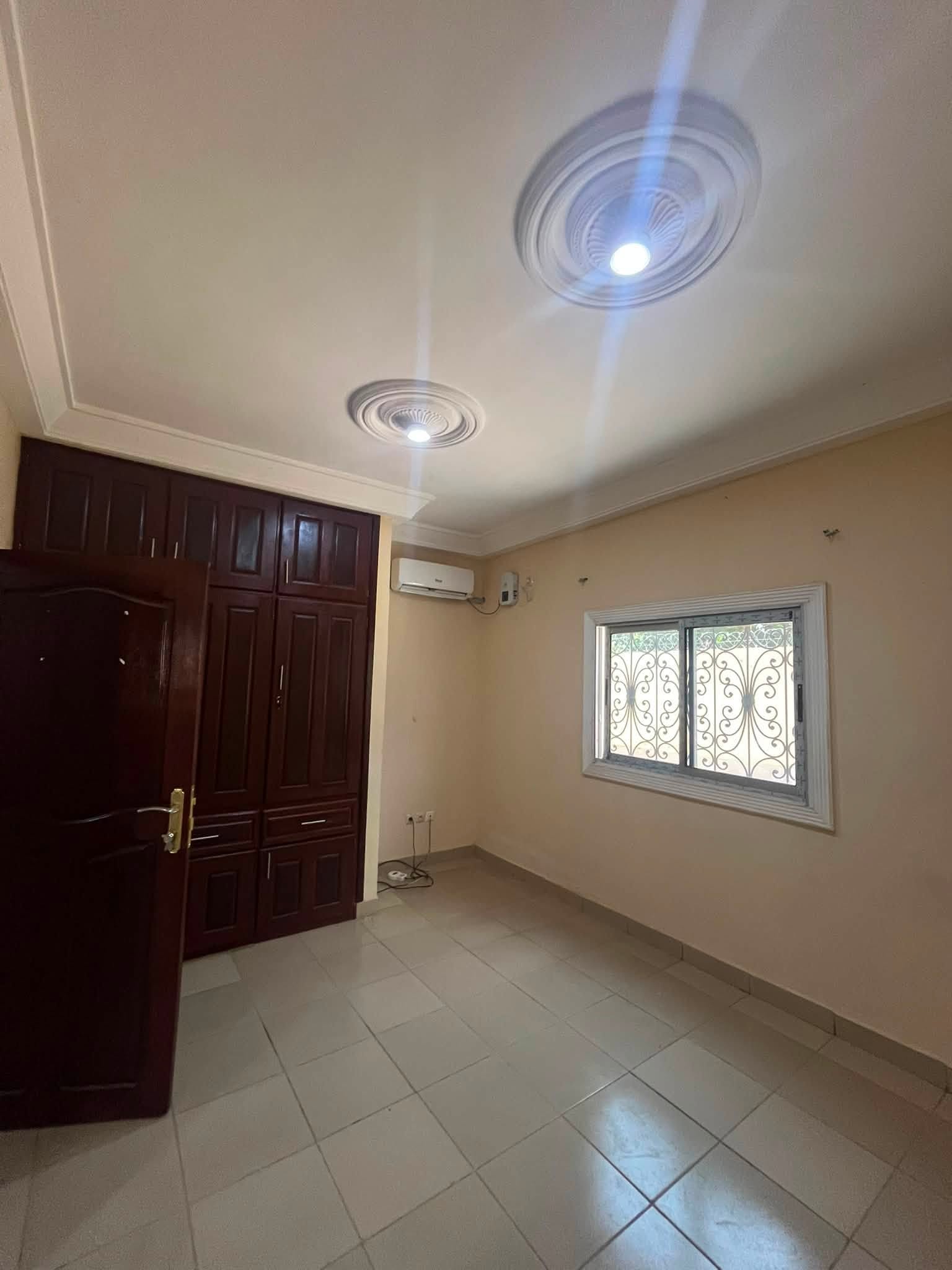 Appartement 4 chambres dans un Camp à Marouaré, Garoua
