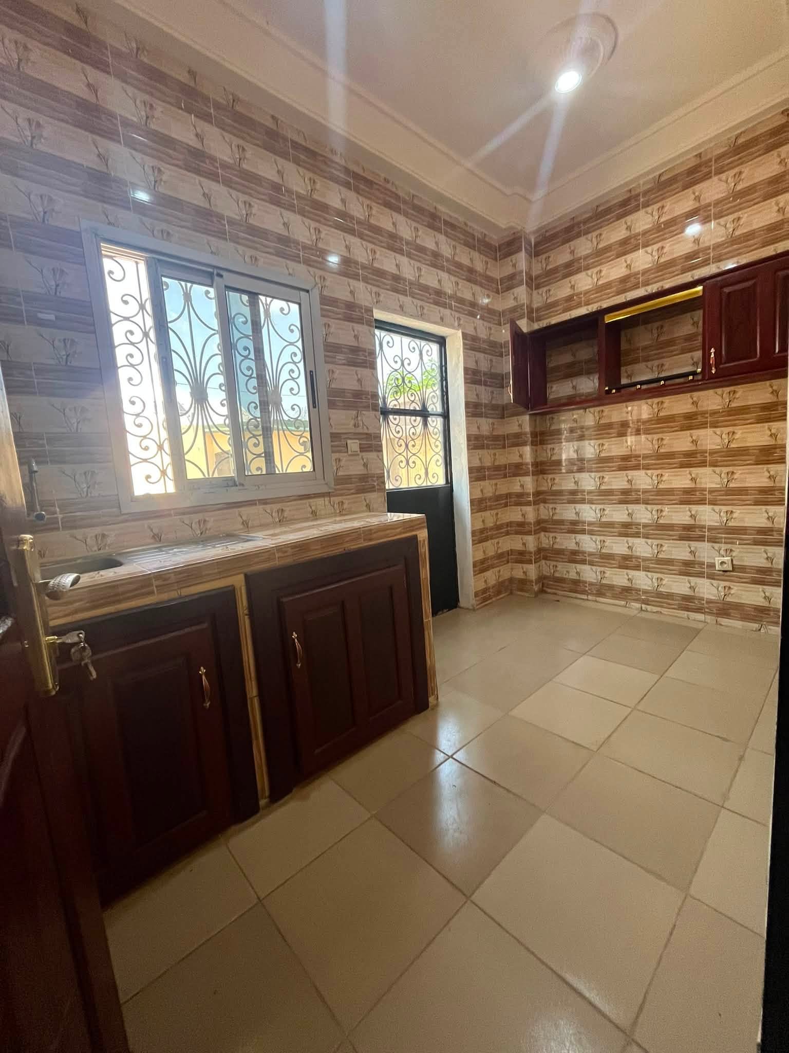 Appartement 4 chambres dans un Camp à Marouaré, Garoua