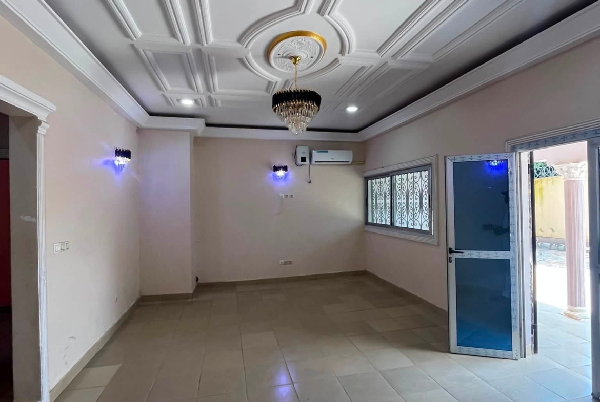 Appartement 4 chambres dans un Camp à Marouaré, Garoua