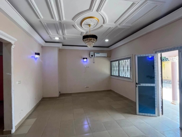 Appartement 4 chambres dans un Camp à Marouaré, Garoua