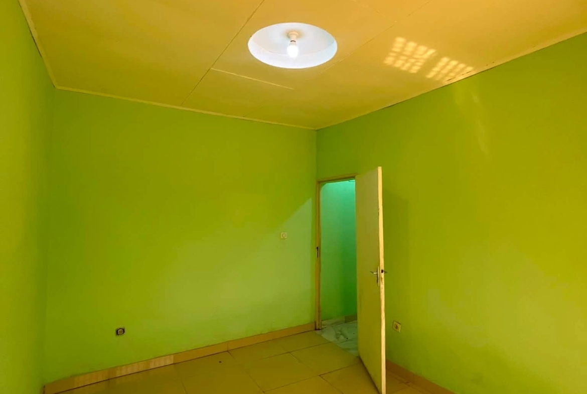 Studio dans un camp à Djamboutou Garoua 50000fcfa