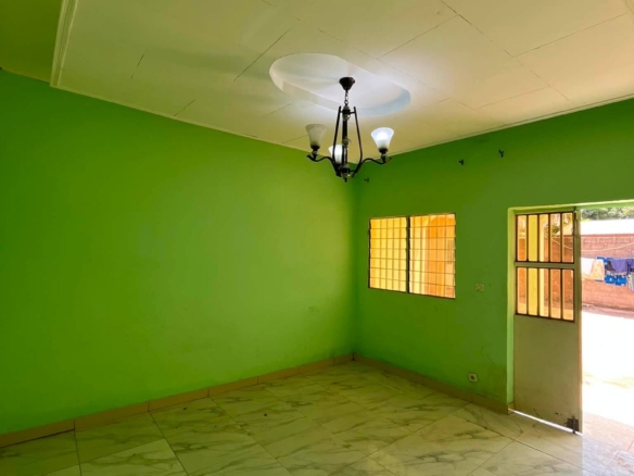Studio dans un camp à Djamboutou Garoua 50000fcfa