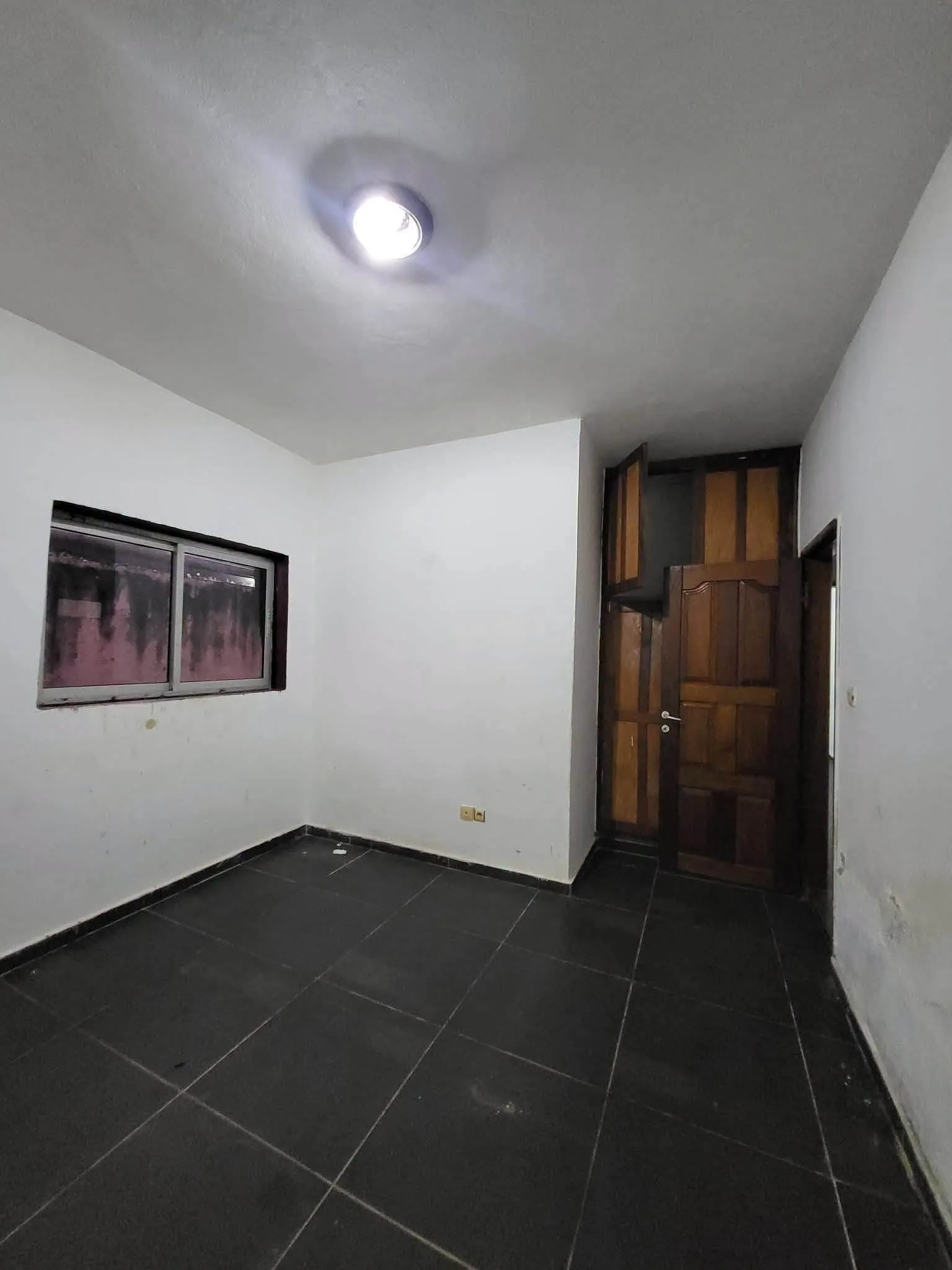 Appartement confortable 2 chambres à louer à Shell Nsimeyong