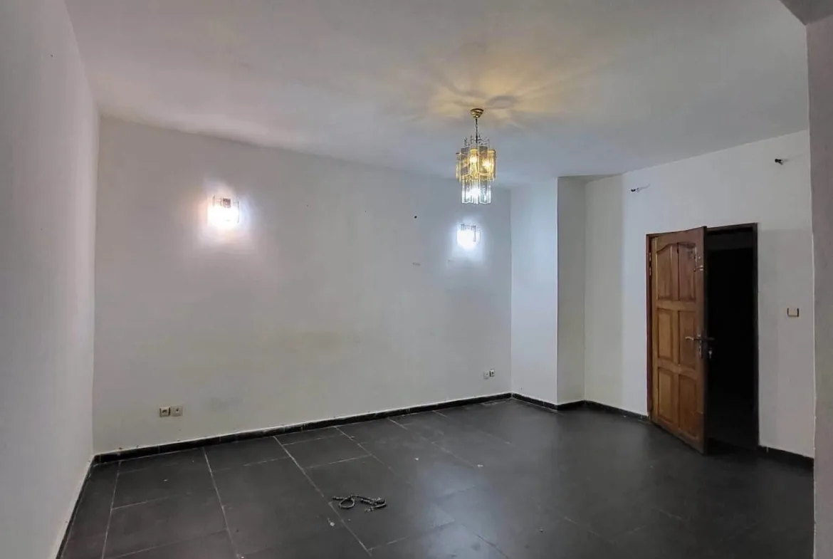Appartement confortable 2 chambres à louer à Shell Nsimeyong