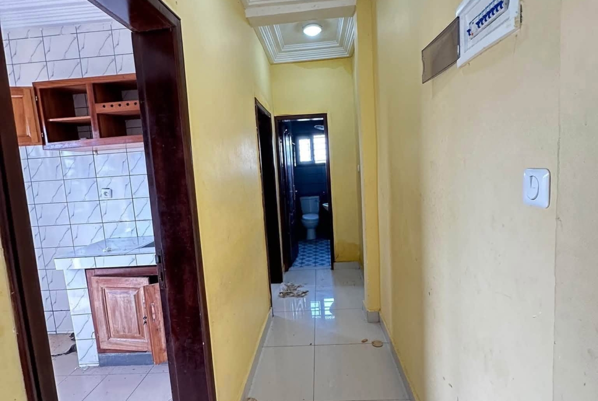 Studio moderne et propre à louer à Yassa 70000 fcfa