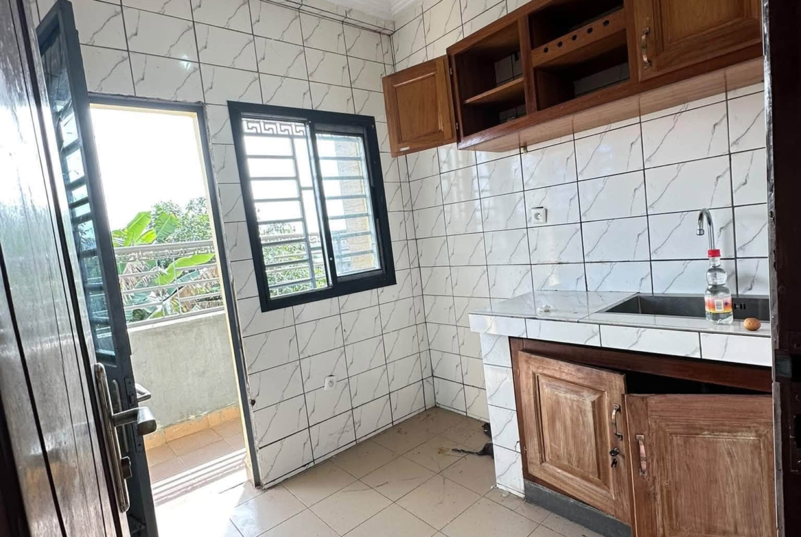 Studio moderne et propre à louer à Yassa 70000 fcfa