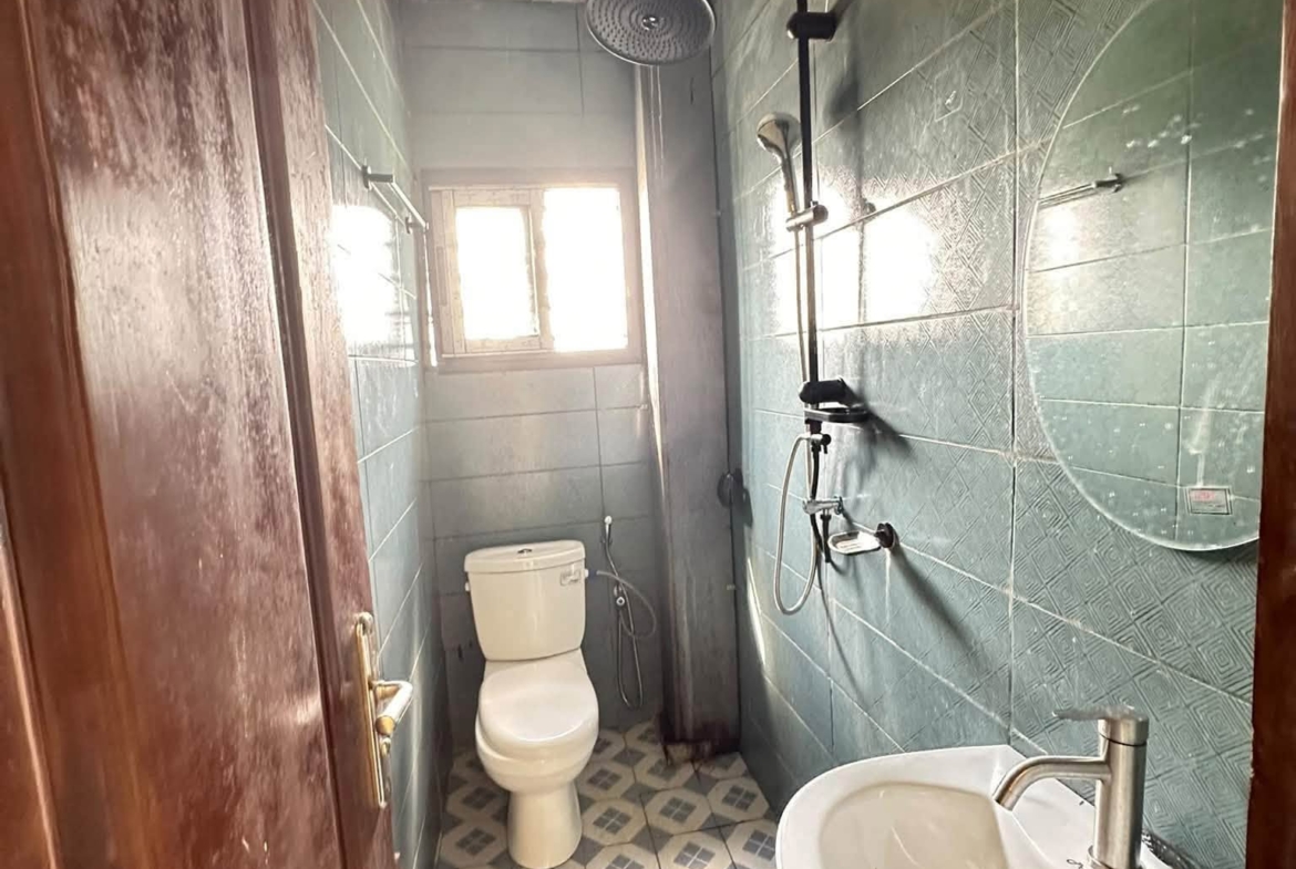 Studio moderne et propre à louer à Yassa 70000 fcfa