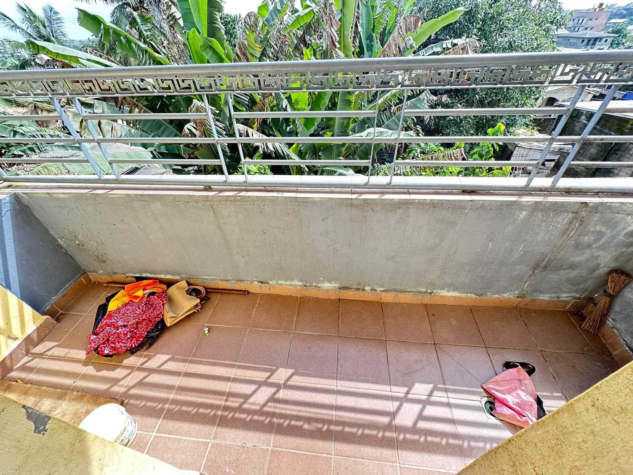 Studio moderne et propre à louer à Yassa 70000 fcfa