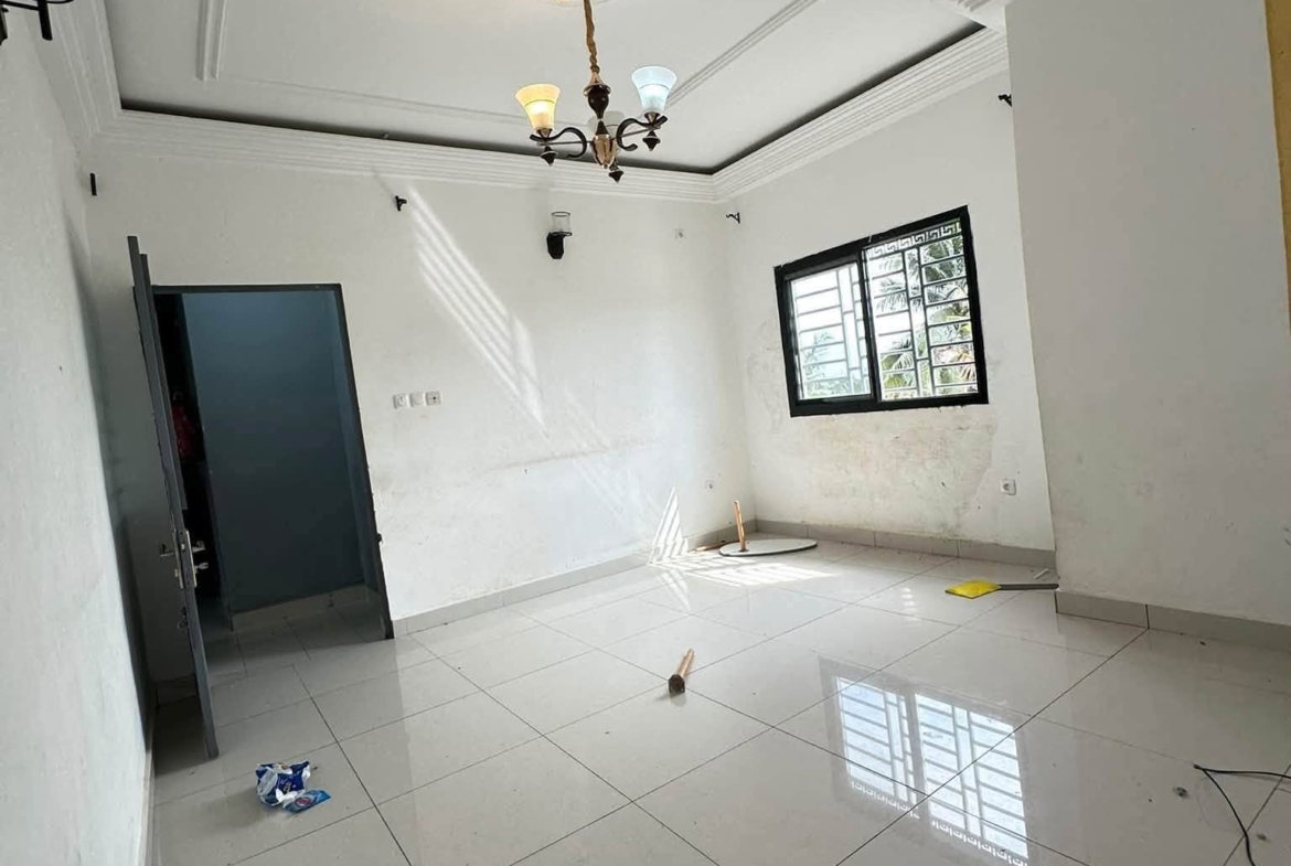 Studio moderne et propre à louer à Yassa 70000 fcfa