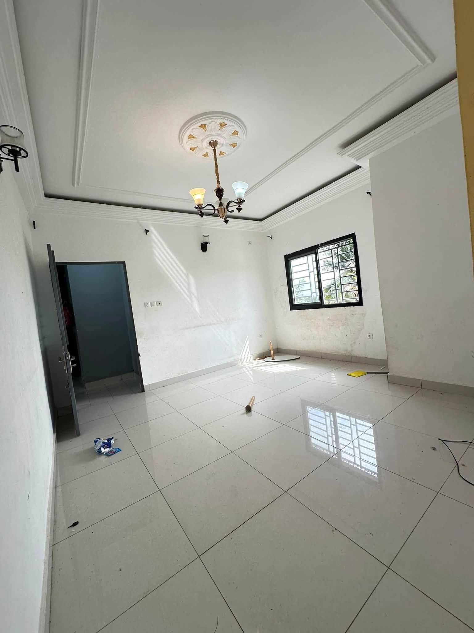 Studio moderne et propre à louer à Yassa 70000 fcfa