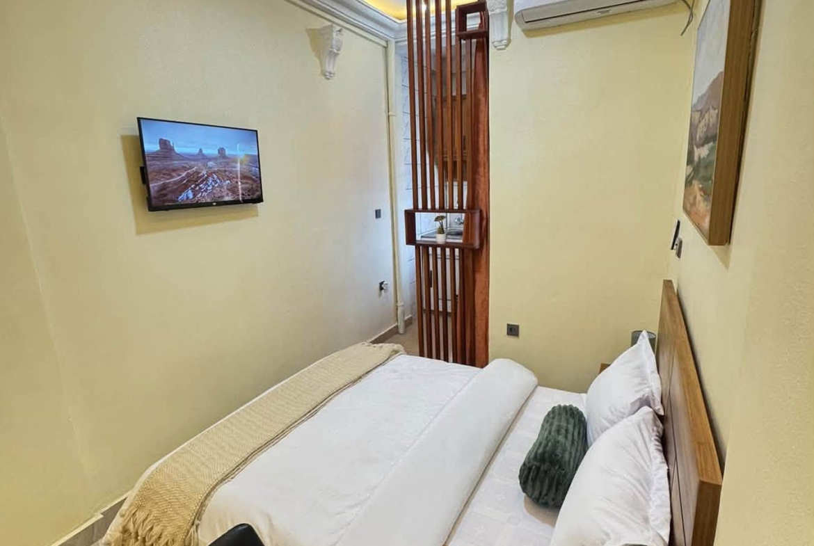 élegante chambre meublée et climatisée situé à Chapelle Obili