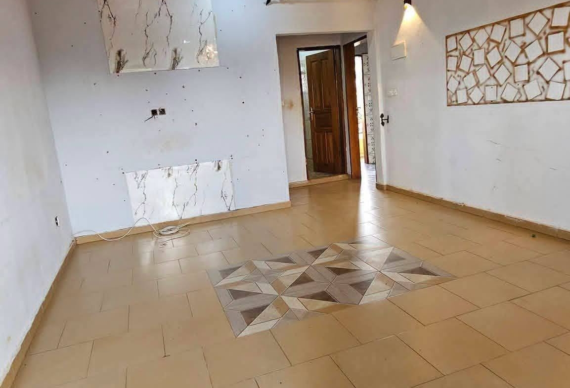 Grand studio moderne avec Forage, Toket Bafoussam