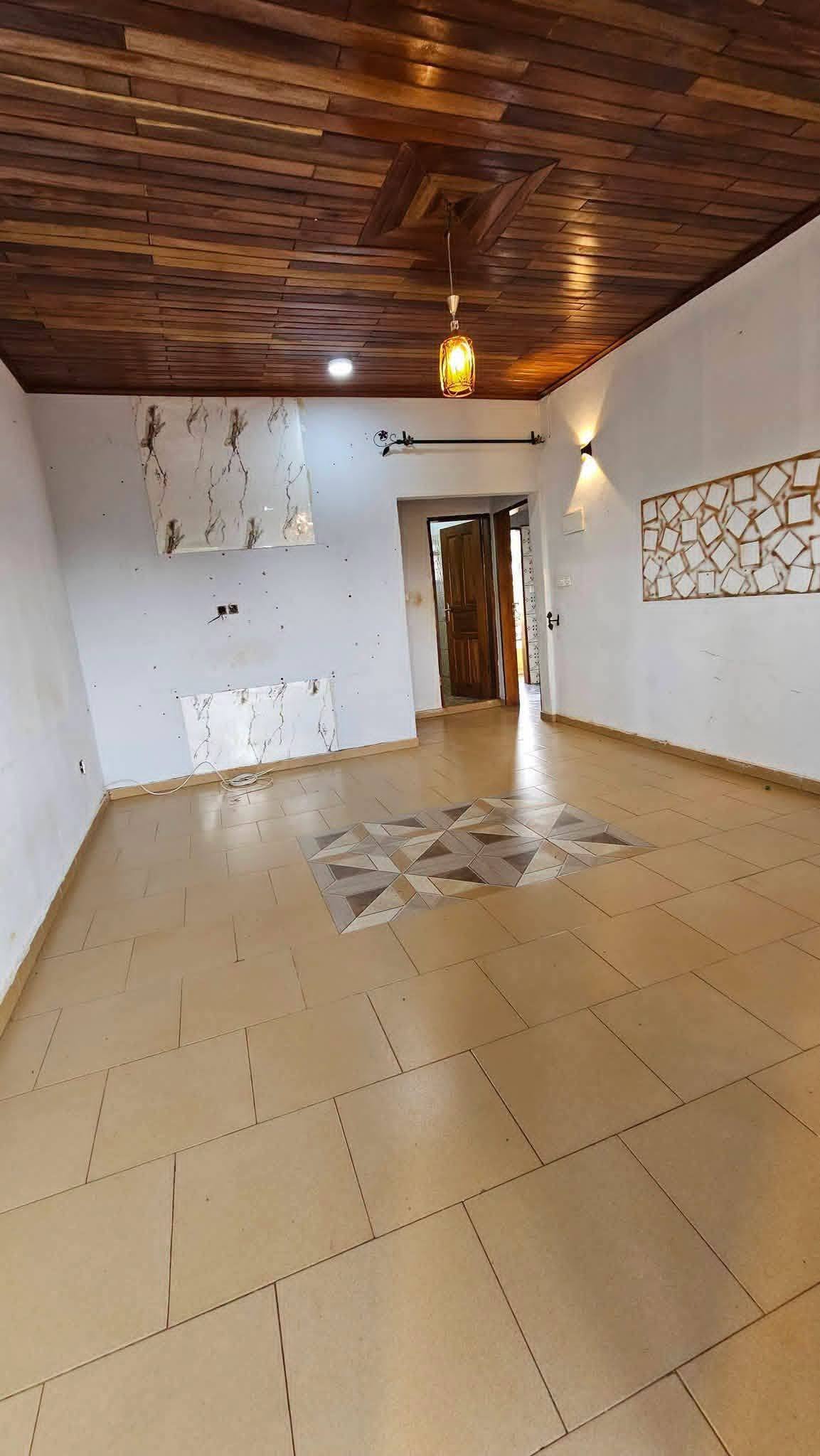 Grand studio moderne avec Forage, Toket Bafoussam