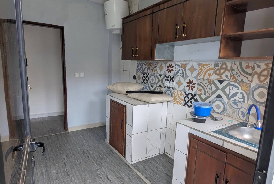 APPARTEMENT 3 CHAMBRES MESSASSI CARREFOUR 150000 FCFA