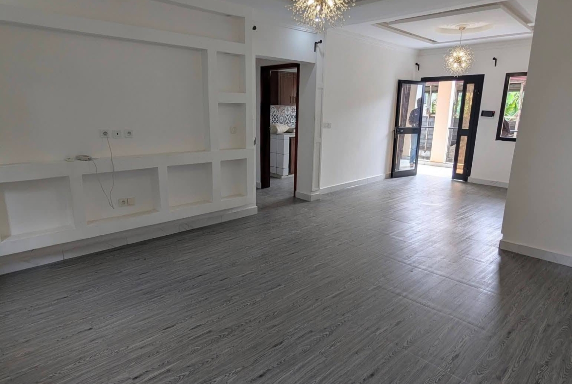 APPARTEMENT 3 CHAMBRES MESSASSI CARREFOUR 150000 FCFA
