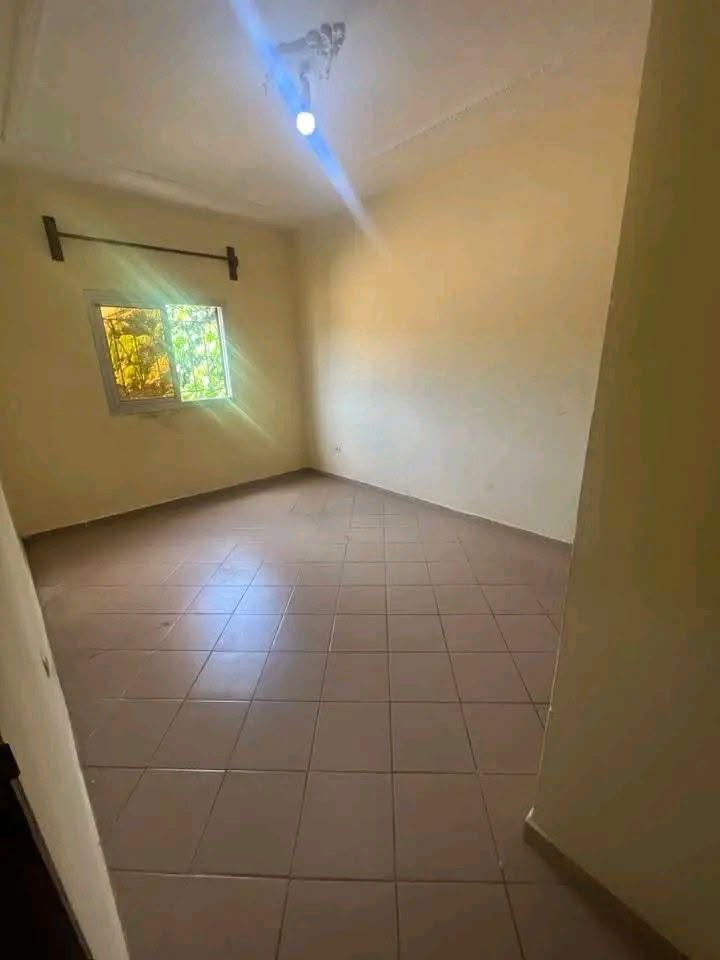 MNI_appart_fougerol_271026_chb3 Appartement moderne à louer à Fougerole, Yaoundé 90000 fcfa