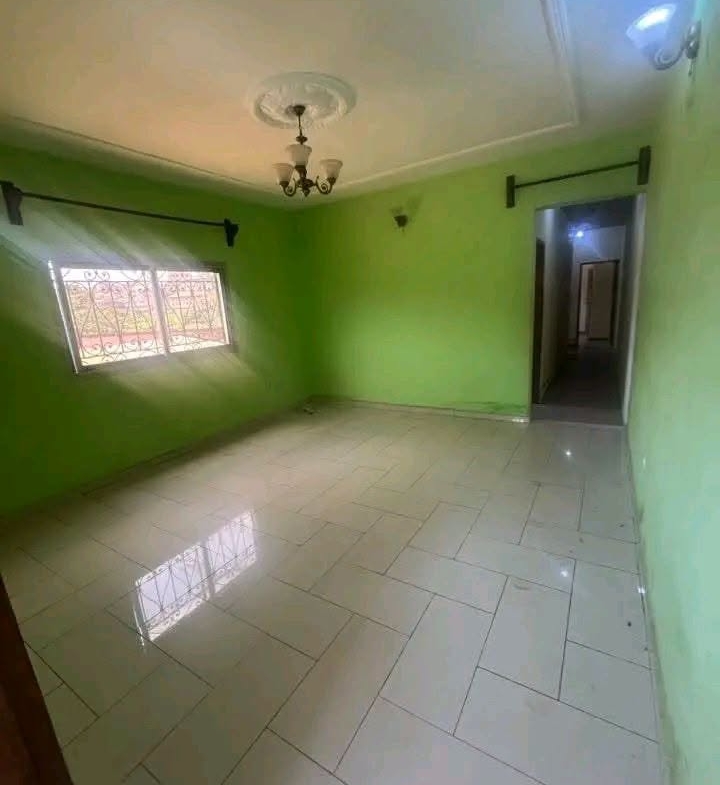 Appartement moderne à louer à Fougerole, Yaoundé 90000 fcfa
