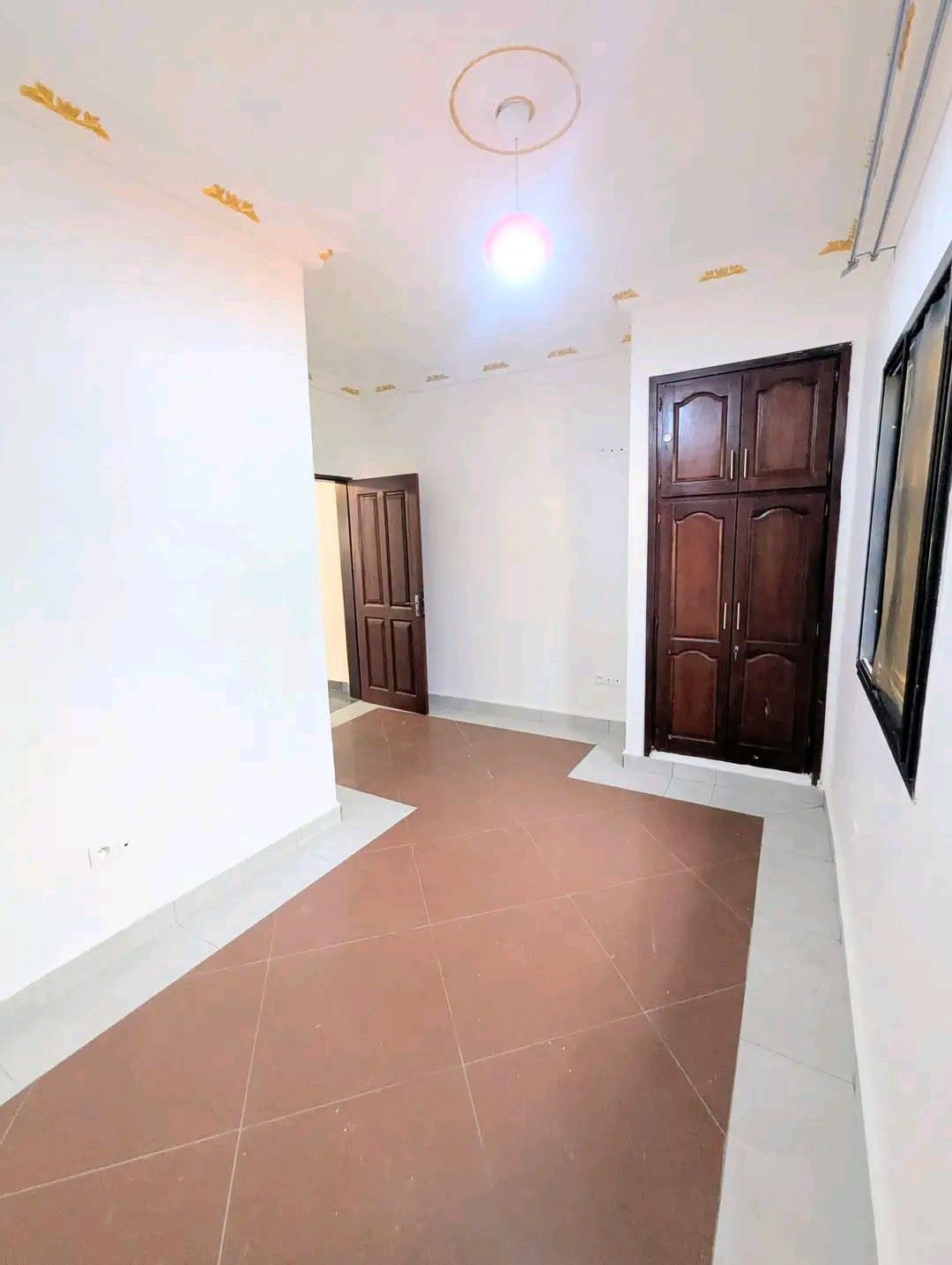 YAOUNDÉ TITI GARAGE MAGNIFIQUE STUDIO HAUT STANDING