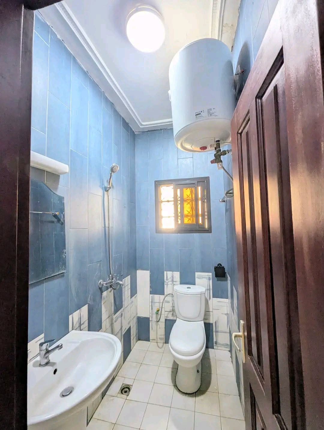 YAOUNDÉ TITI GARAGE MAGNIFIQUE STUDIO HAUT STANDING