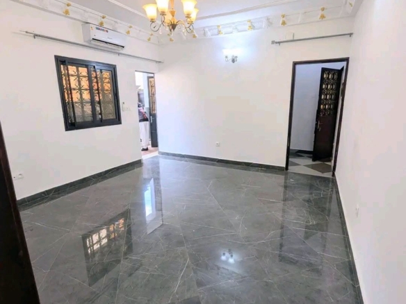 YAOUNDÉ TITI GARAGE MAGNIFIQUE STUDIO HAUT STANDING