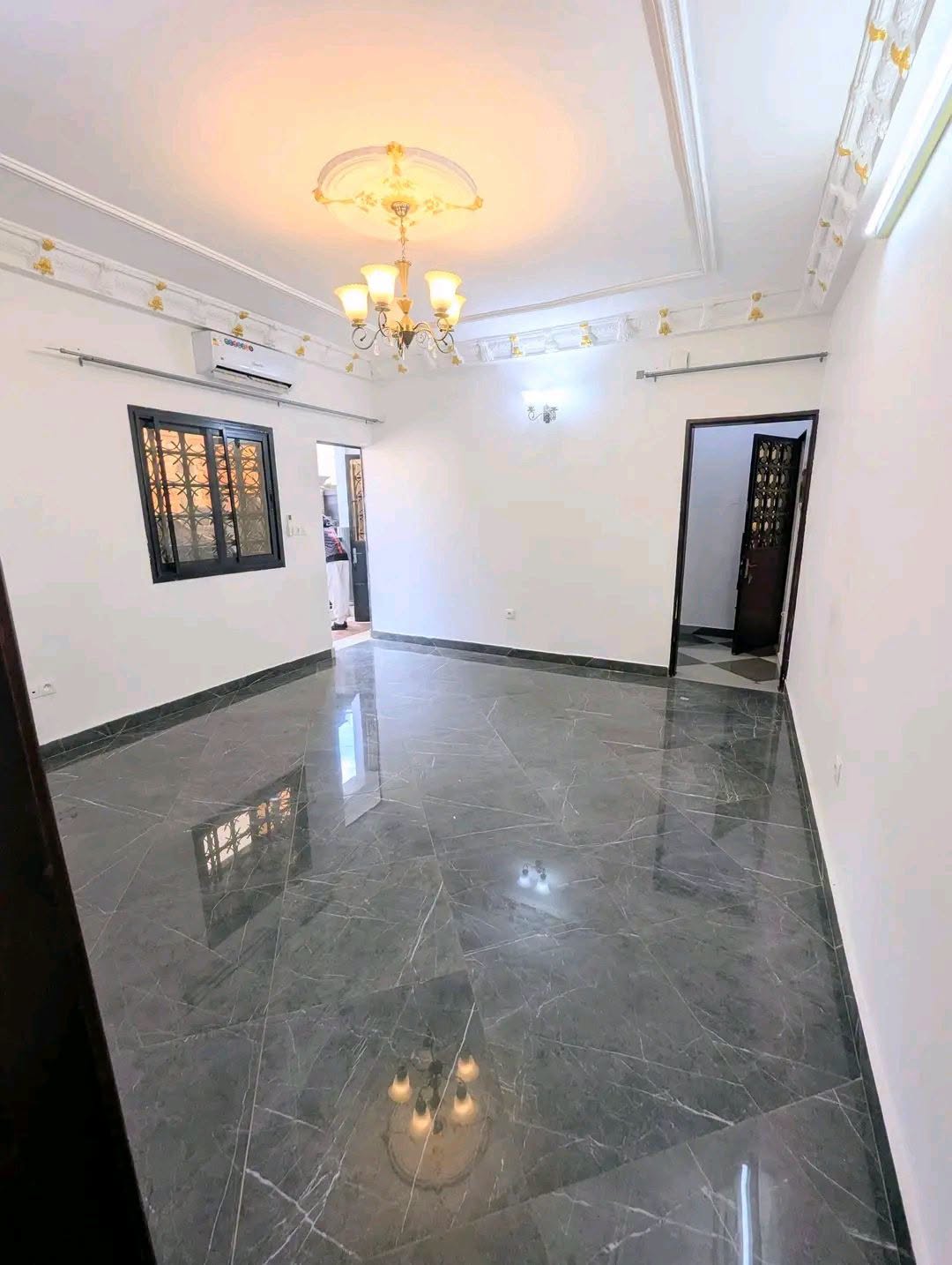 YAOUNDÉ TITI GARAGE MAGNIFIQUE STUDIO HAUT STANDING