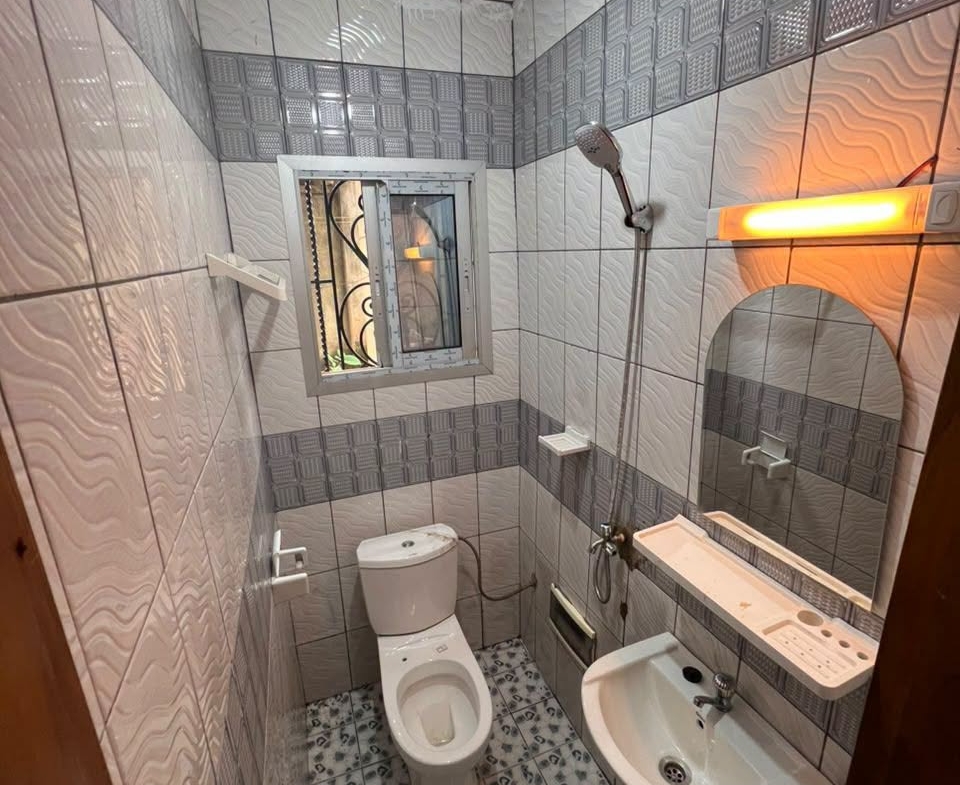 Studio moderne avec balcon à louer à Fougerolles 60000 FCFA