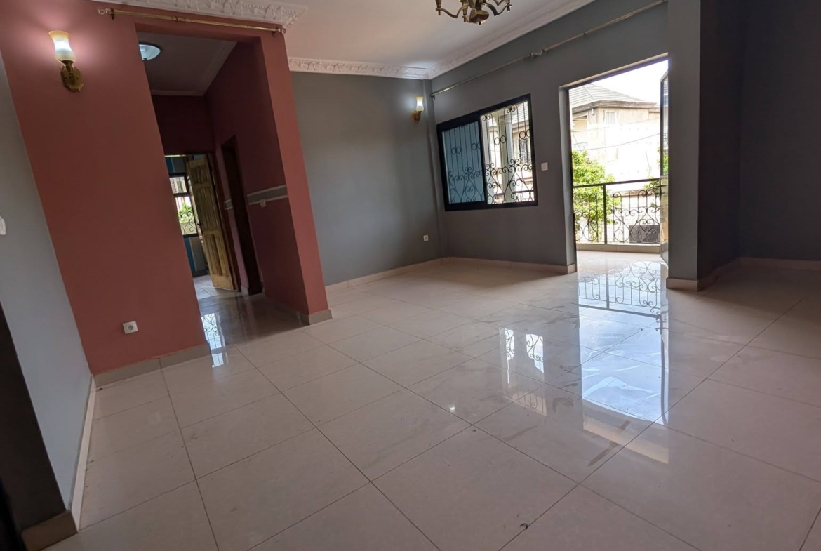 BEL APPARTEMENT À LOUER À YAOUNDÉ ODZA TERMINUS