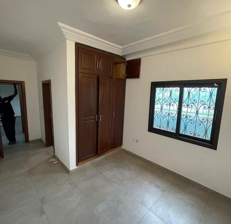 Magnifique appartement 3 chambres à louer à Messamendongo