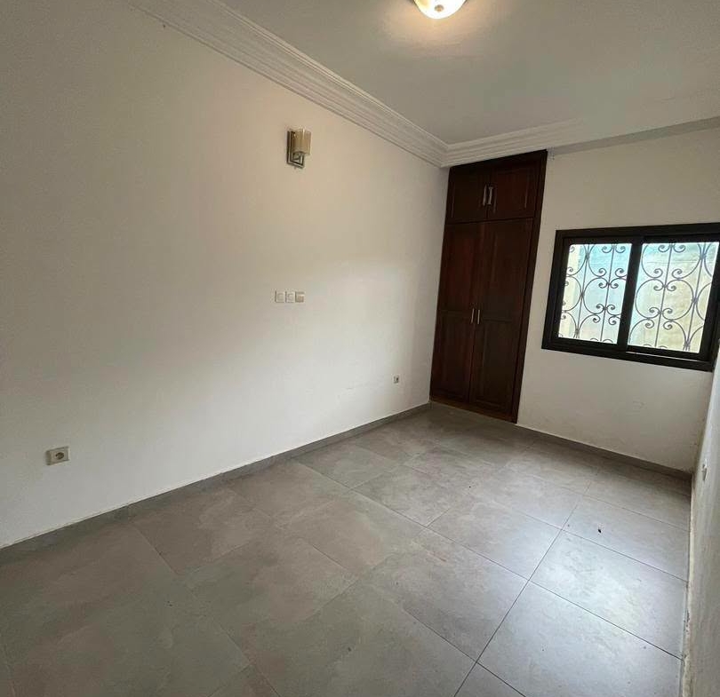 Magnifique appartement 3 chambres à louer à Messamendongo