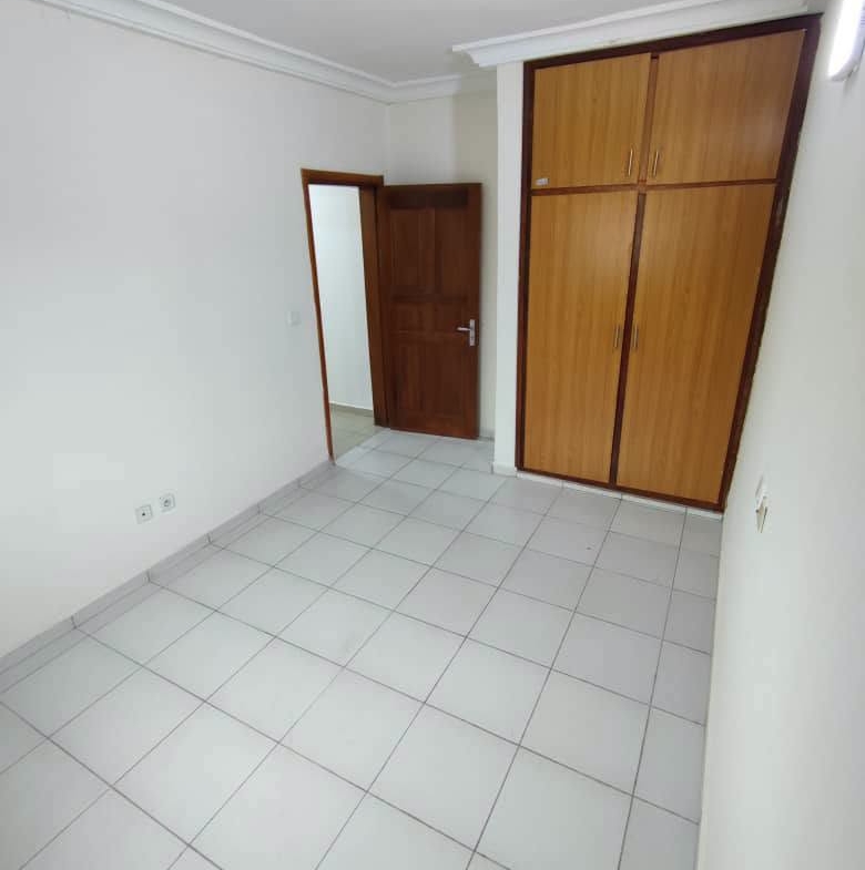 Yaoundé Ngousso appartement 2 chambres 180000 fcfa