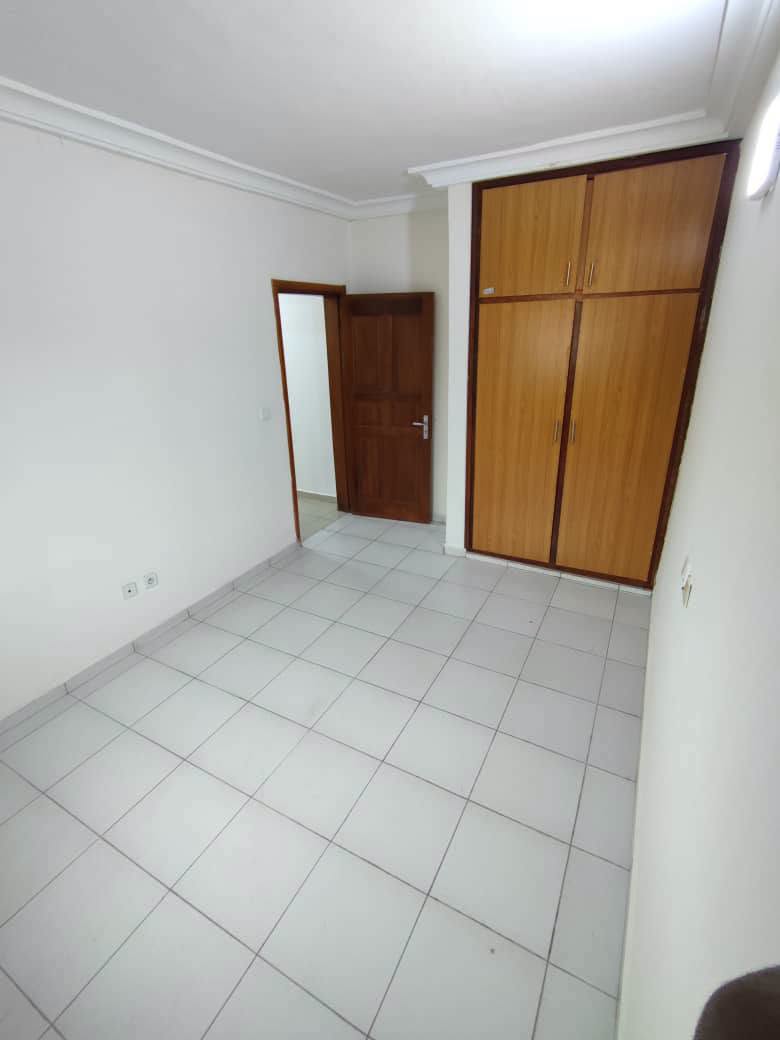 Yaoundé Ngousso appartement 2 chambres 180000 fcfa