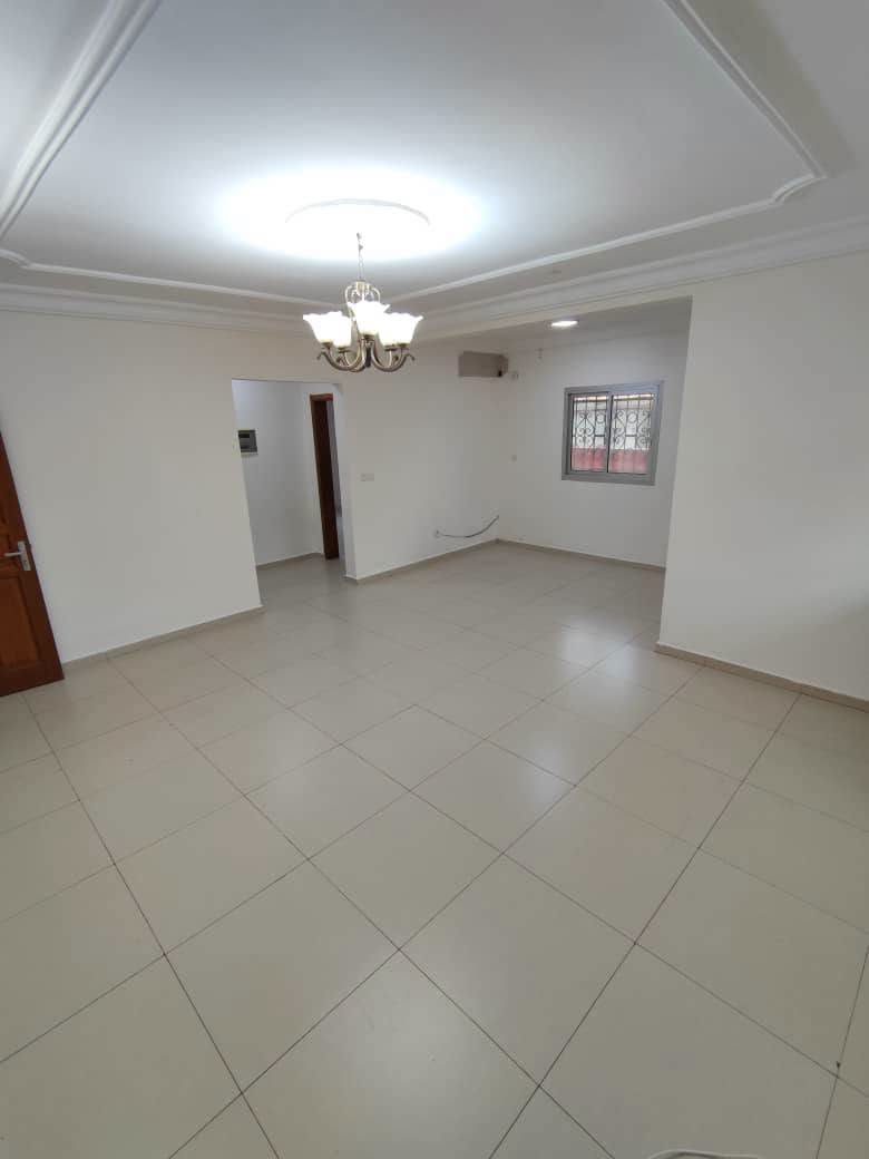 Yaoundé Ngousso appartement 2 chambres 180000 fcfa