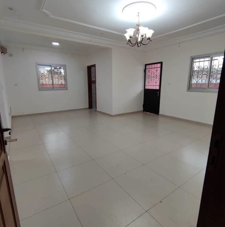 Yaoundé Ngousso appartement 2 chambres 180000 fcfa