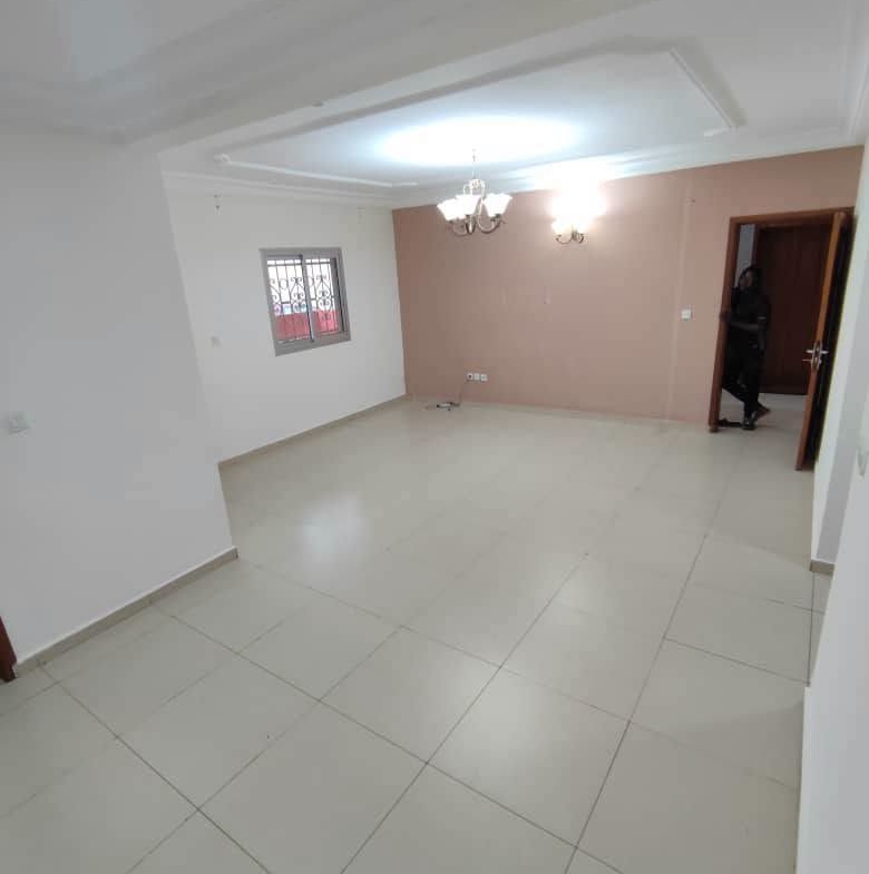Yaoundé Ngousso appartement 2 chambres 180000 fcfa