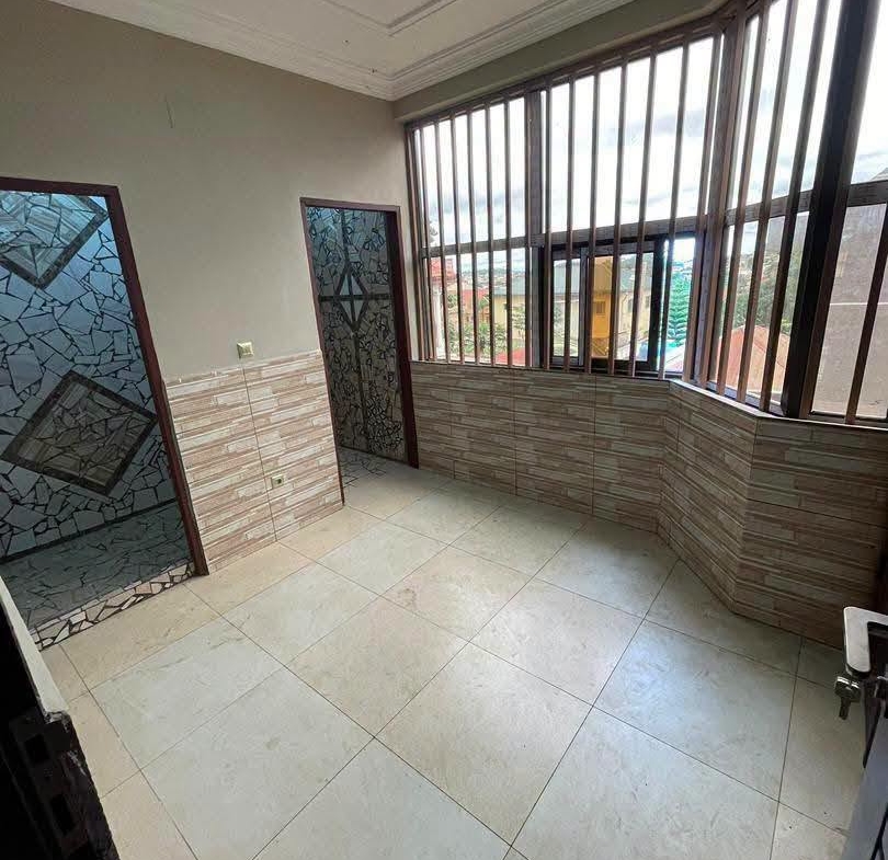 Grand appartement VIP 3 chambres Odza Auberge bleue