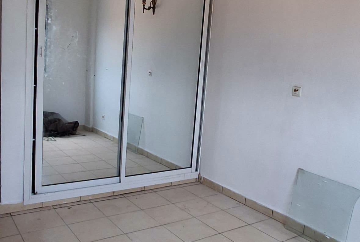 APPARTEMENT MODERNE À LOUER À TITI GARAGE, YAOUNDÉ 200000 FCFA
