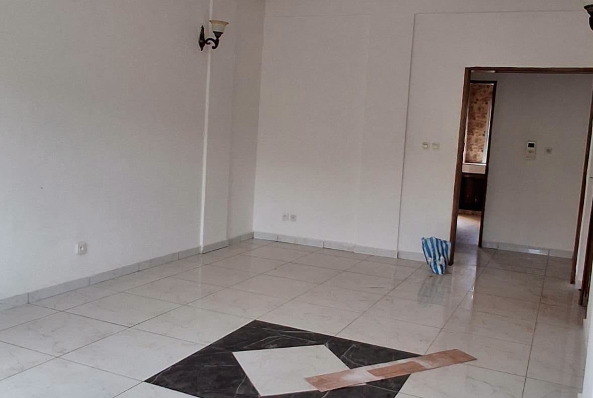 APPARTEMENT MODERNE À LOUER À TITI GARAGE, YAOUNDÉ 200000 FCFA
