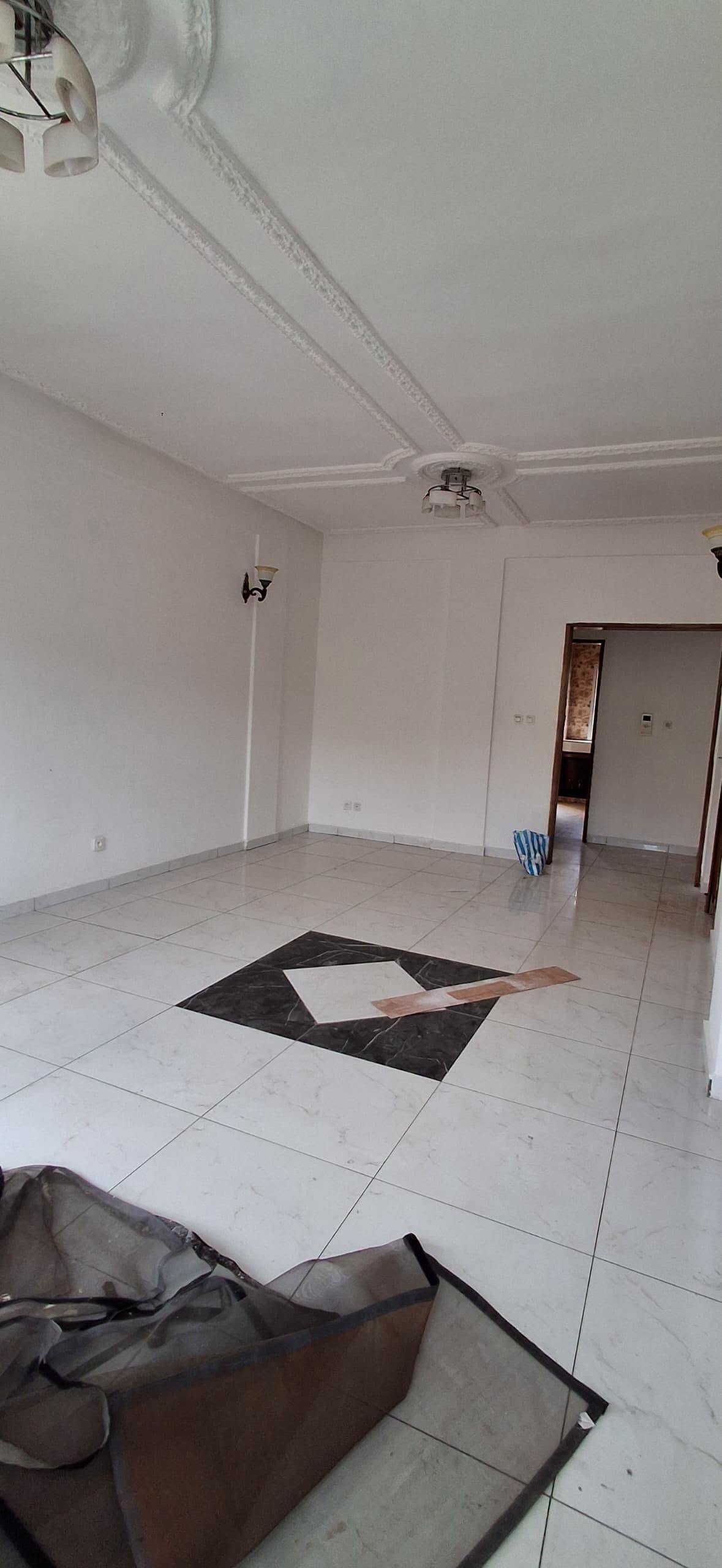 APPARTEMENT MODERNE À LOUER À TITI GARAGE, YAOUNDÉ 200000 FCFA