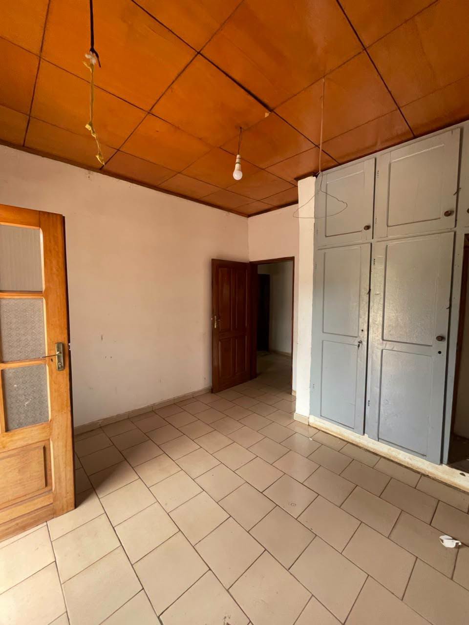 PIL_appart_ttgarage_141026_chb3 Grand appartement 3 chambres à louer à Yaoundé Titi Garage