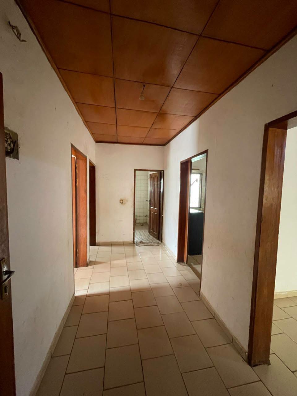 PIL_appart_ttgarage_141026_clr Grand appartement 3 chambres à louer à Yaoundé Titi Garage