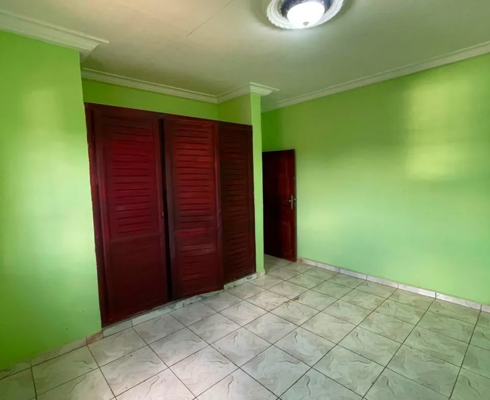 STUDIO MODERNE À LOUER À NKOLMESSENG YAOUNDÉ