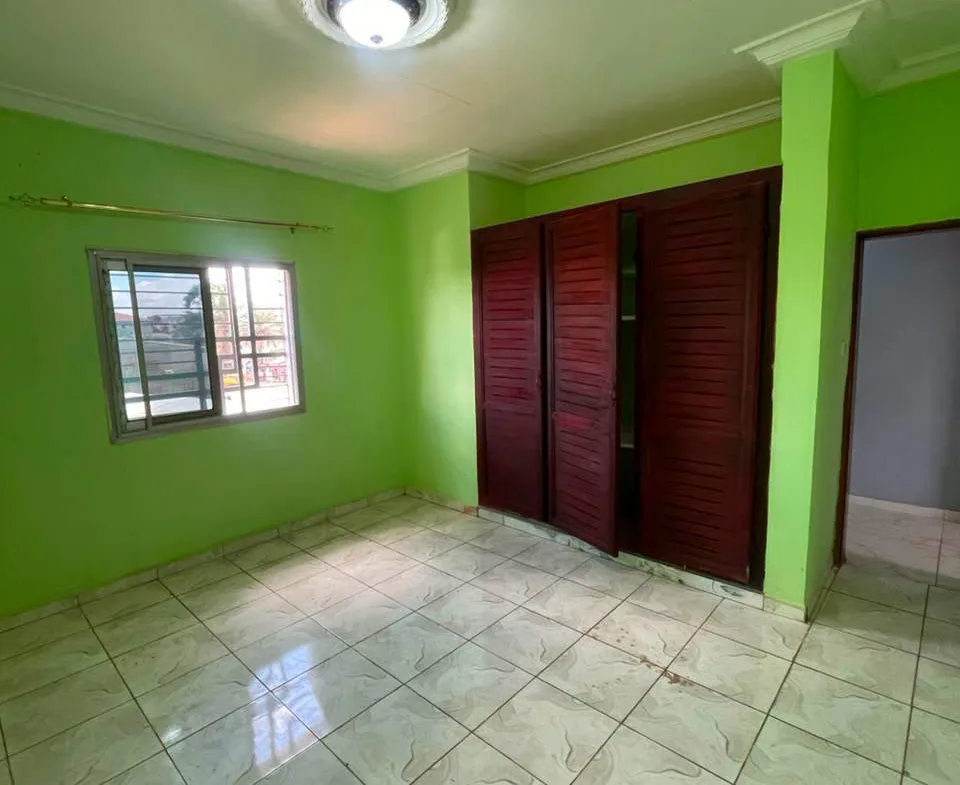 STUDIO MODERNE À LOUER À NKOLMESSENG YAOUNDÉ
