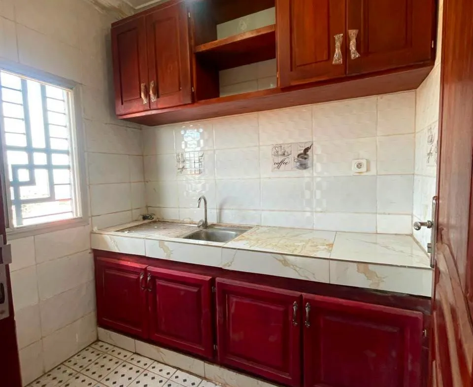 STUDIO MODERNE À LOUER À NKOLMESSENG YAOUNDÉ