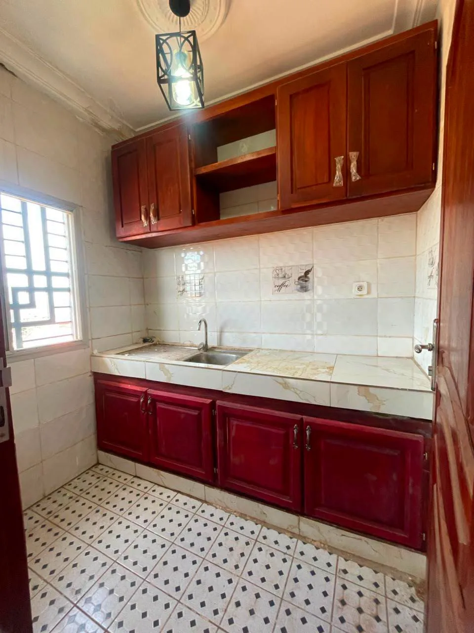 STUDIO MODERNE À LOUER À NKOLMESSENG YAOUNDÉ