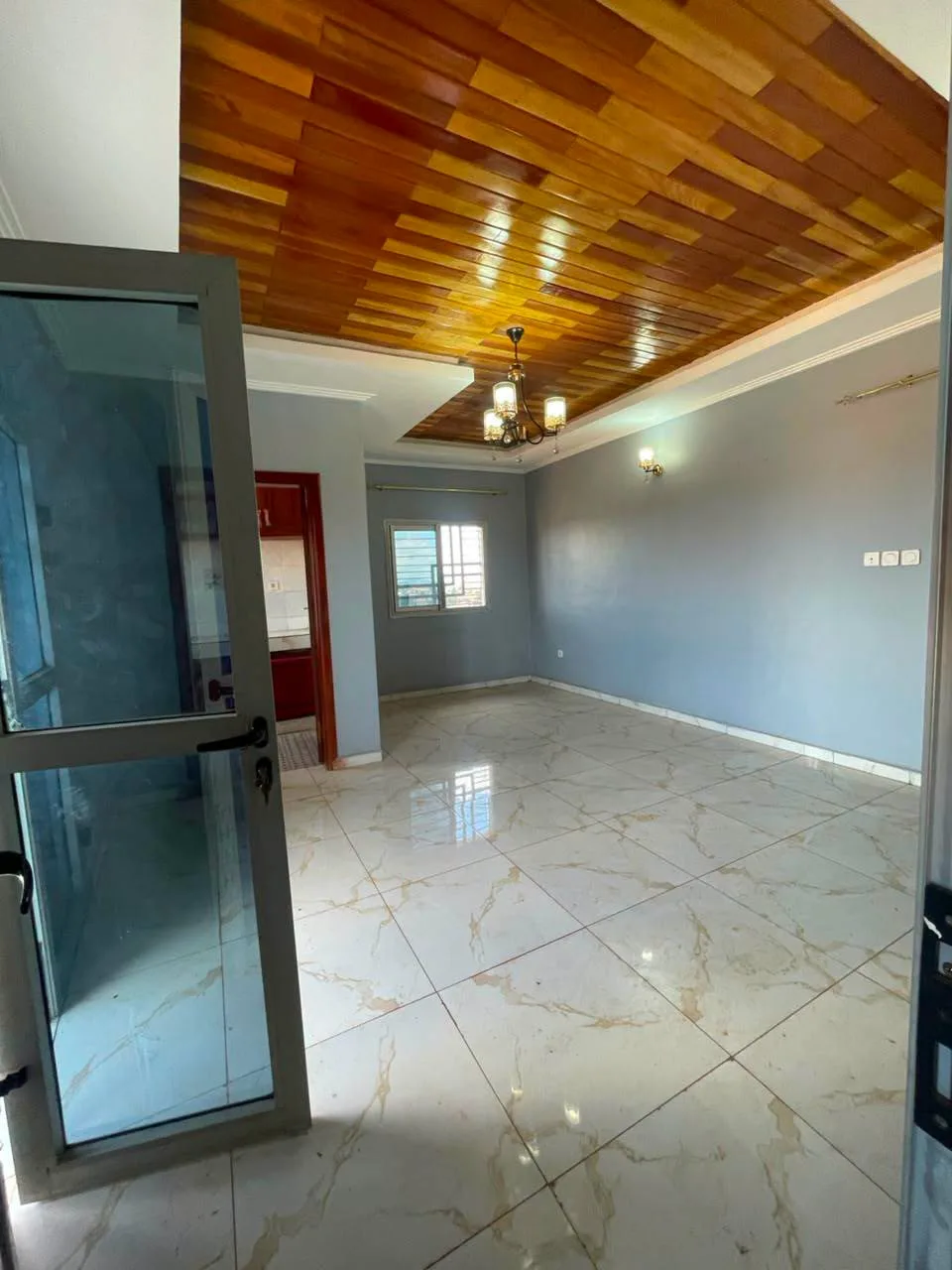 STUDIO MODERNE À LOUER À NKOLMESSENG YAOUNDÉ