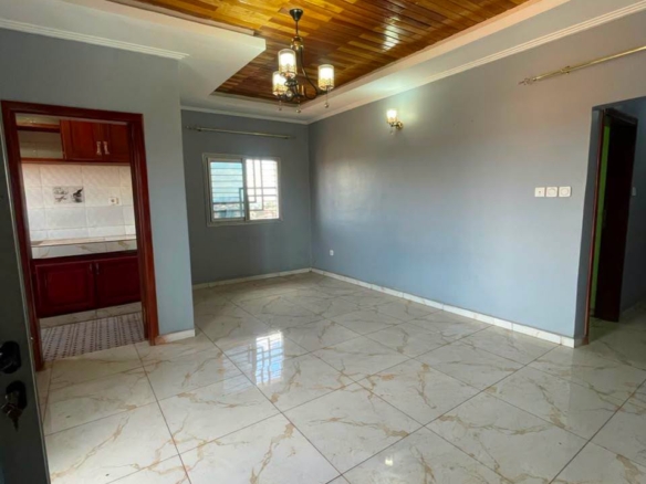 STUDIO MODERNE À LOUER À NKOLMESSENG YAOUNDÉ