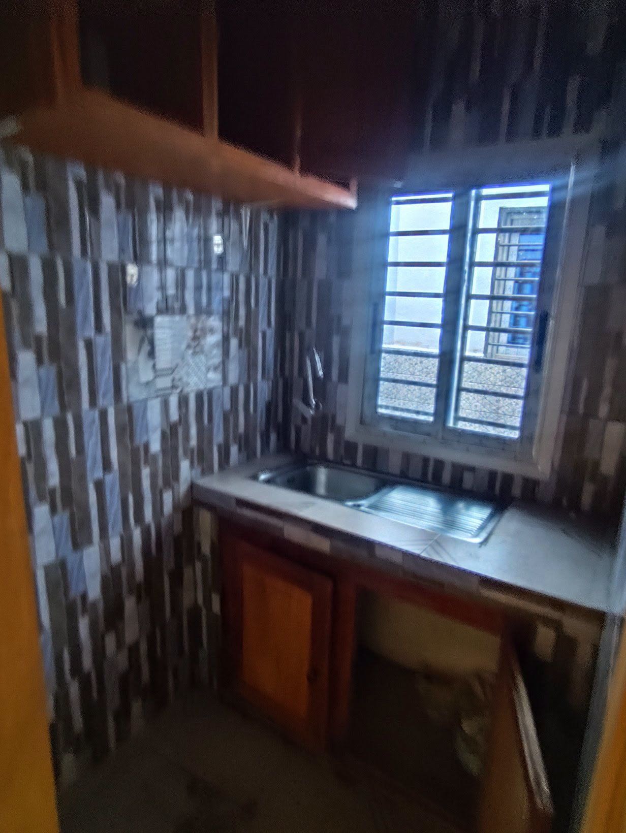 Joli Studio moderne à louer à Ebolowa quartier Bilon 50000 FCFA