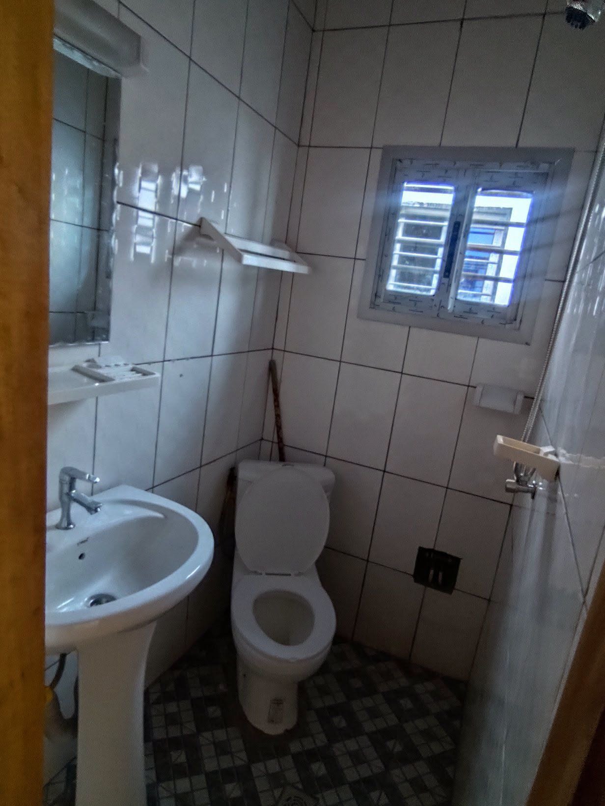Joli Studio moderne à louer à Ebolowa quartier Bilon 50000 FCFA
