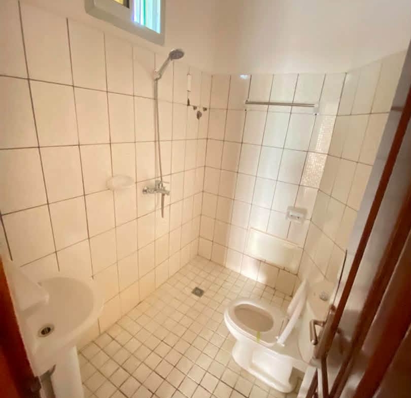 Appartement moderne à l’étage à louer à Oyom Abang